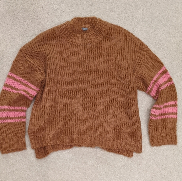 NEW Aerie crew neck striped sleeves sweater - Picture 3 of 9